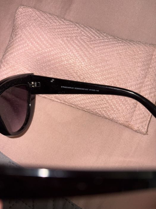 Oculos de sol pretos