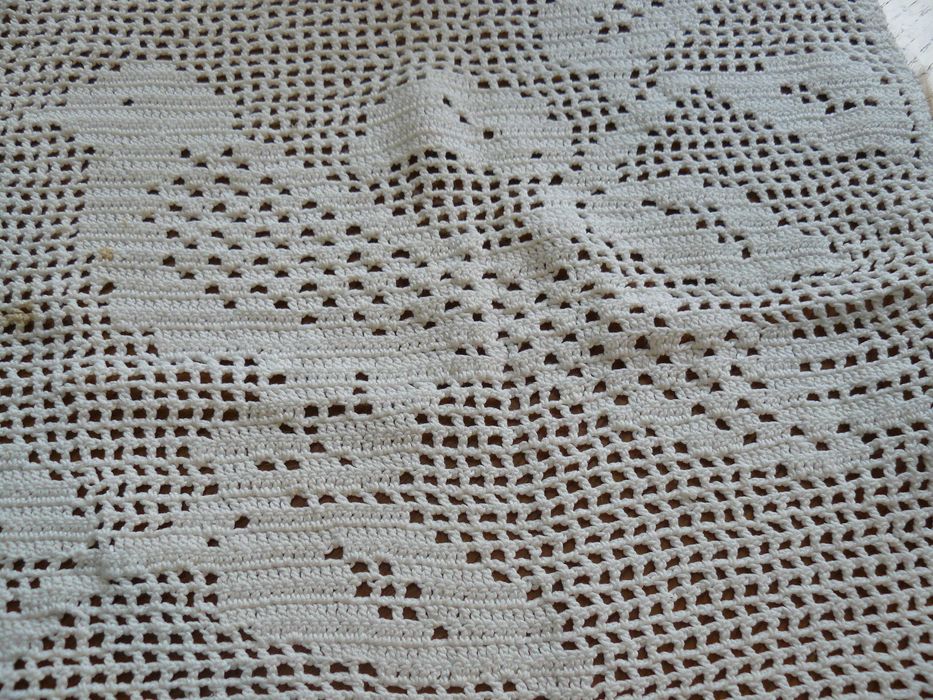 Ręcznie robiona na szydełku handmade serweta jasiek 42x 40 cm ptaszki