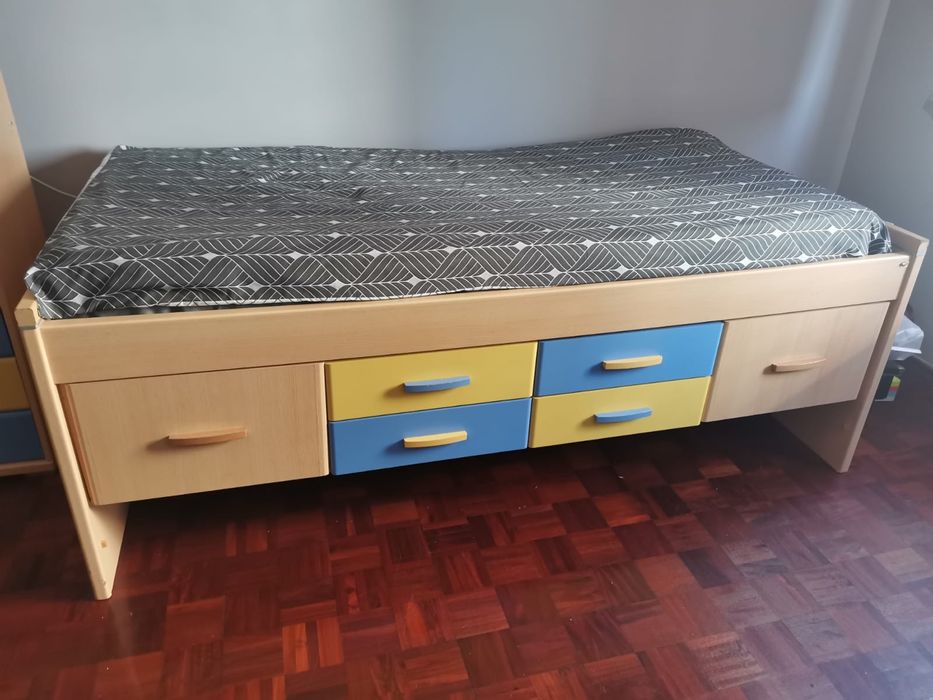 Cama e camiseiro de bom material