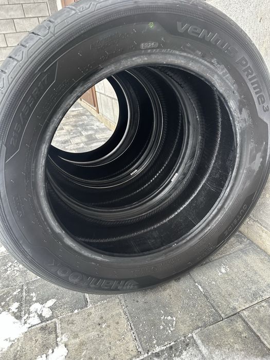 Продам шини  нові Hankok 215 55 17