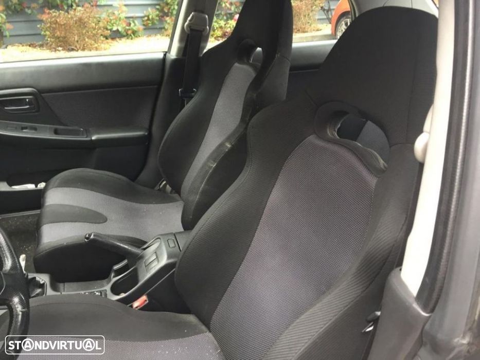 Subaru Impreza WRX 2.0 Turbo de 2001 para peças