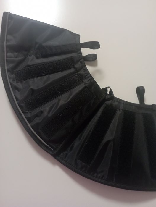 Післяопераційний воротник для собаки