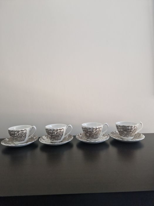 Conjunto de 4 chávenas chá e 4 pires "MYOTT Royal Mail"