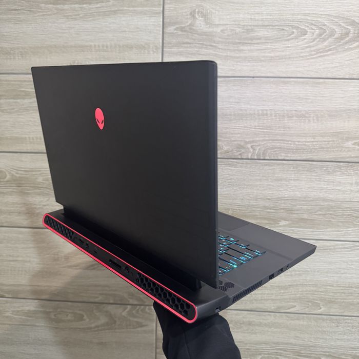 Топ! Ігровий ноутбук Alienware Rtx 3070, i7 10870, 300Hz, 16Gb, 1000Gb M2