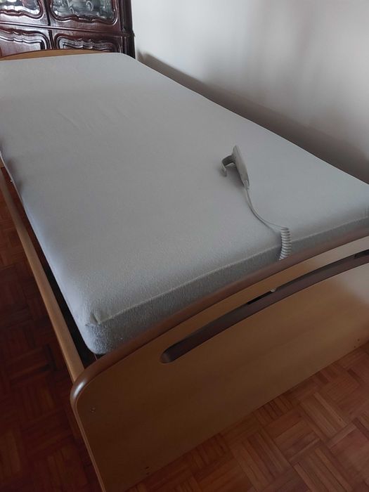 Cama articulada nova