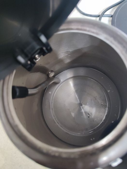 Чайник електричний