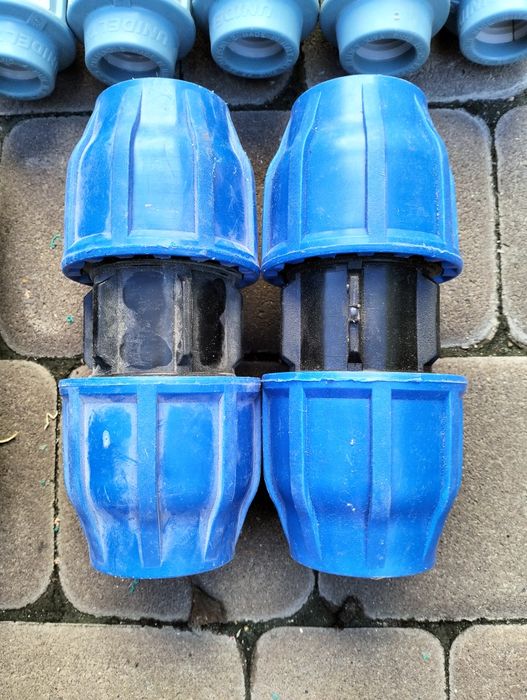 Муфти з'єднувальні,тройники