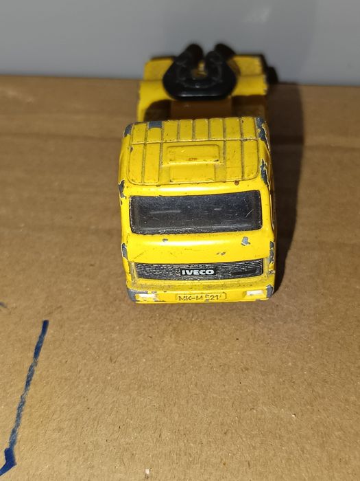 Metalowy Model ciężarówki Iveco od siku