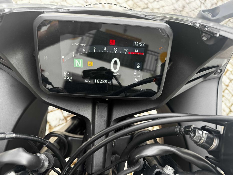Honda CBR650R E-Clutch 2024 | Akrapovič Titanium | 16.300 km