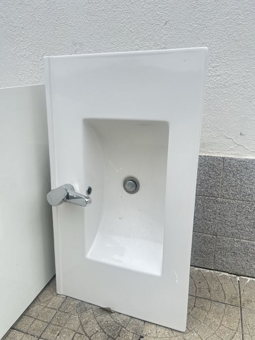 Lavatorio WC com armario