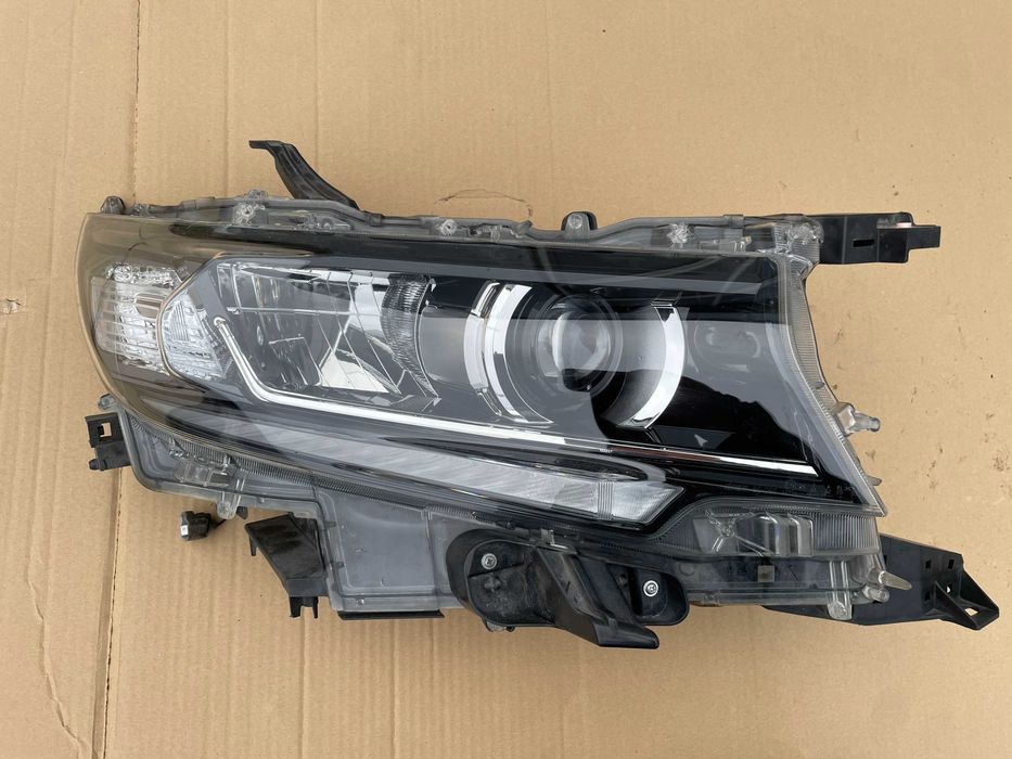 Lampa przód przednia prawa Toyota Land Cruiser 150 Full Led Europa