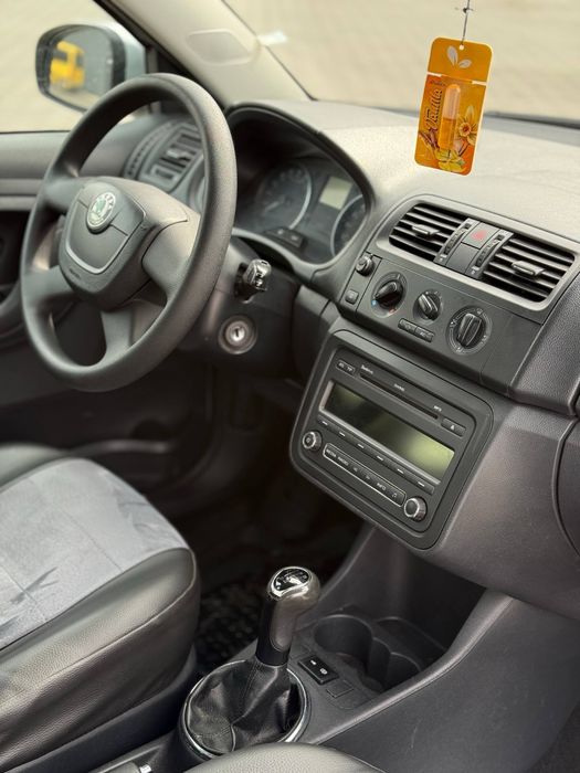 Продам Skoda Fabia 1.6 дизель 2011