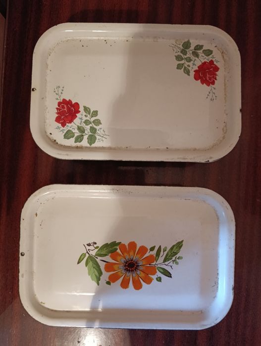 Лотки емальовані