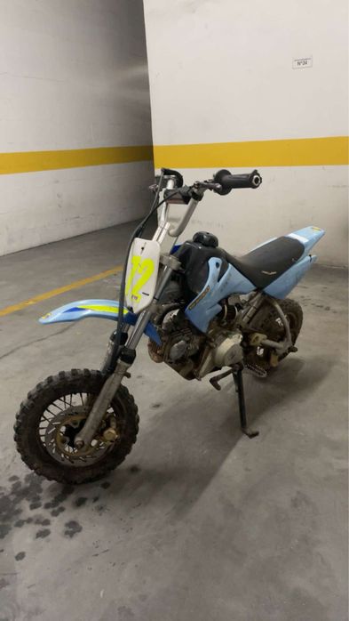Pitbike 125cc a trabalhar