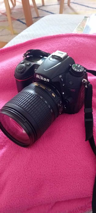 Nikon D7000 objetiva 18-105 mm