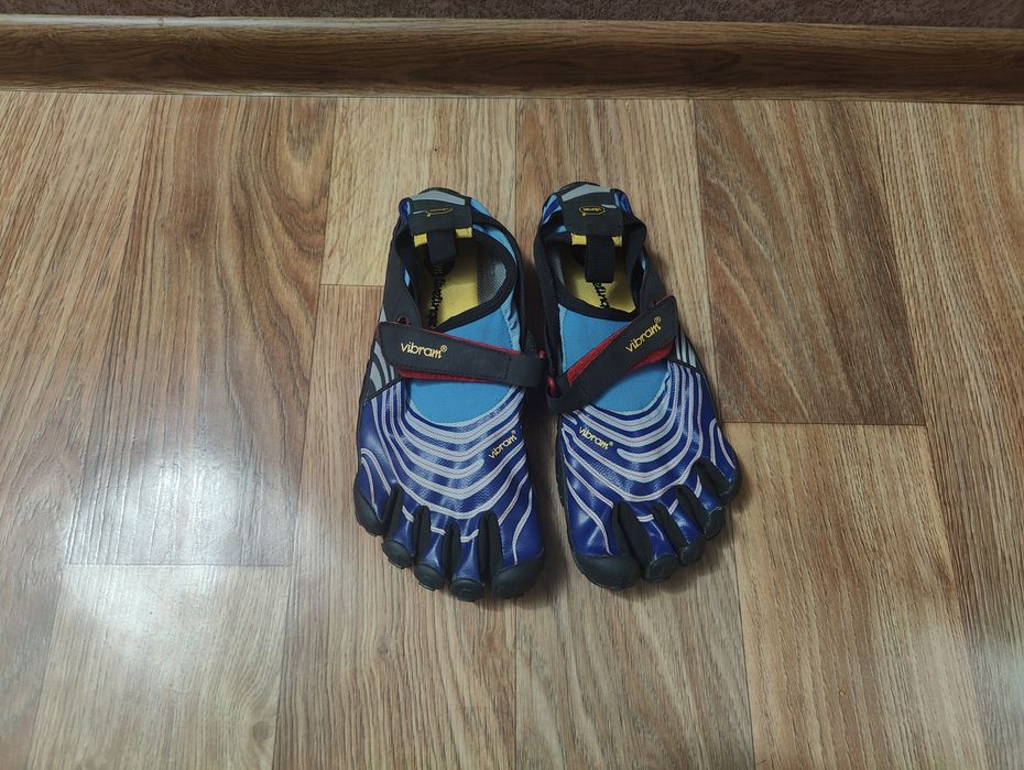 Кросівки Vibram FiveFingers 44 для трекінгу анатомічні