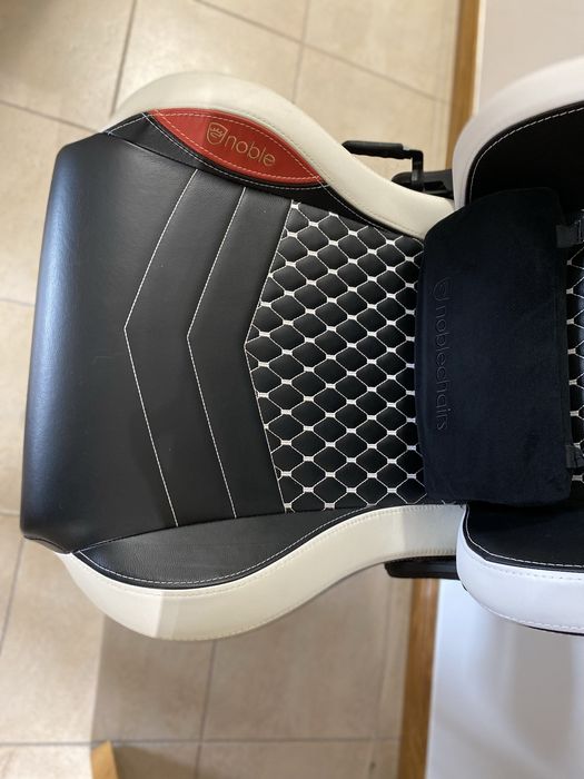 Cadeira Gaming Ergonómica NobleChairs