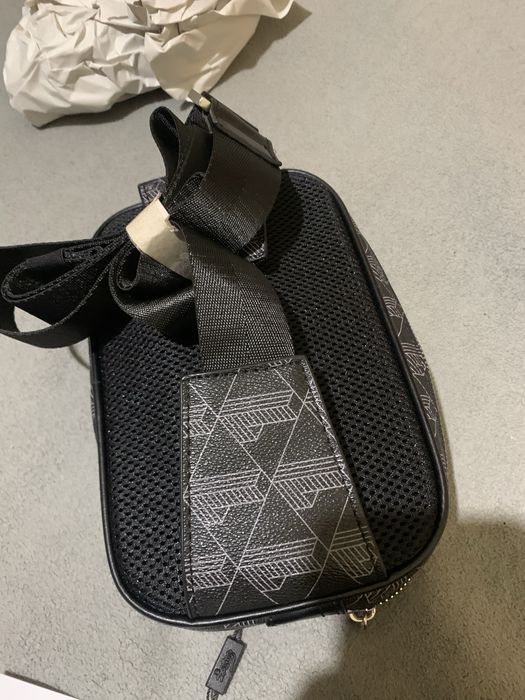 Bolsa monograma da Lacoste de cintura