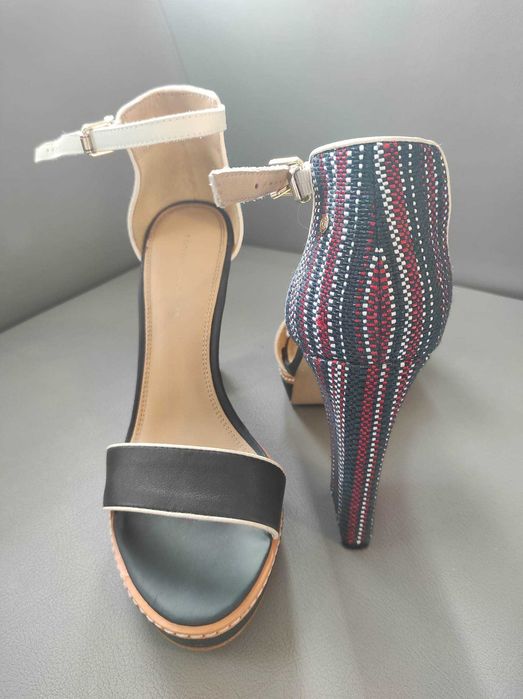 Sandały oryginalne Tommy Hilfiger 40 wysoki obcas