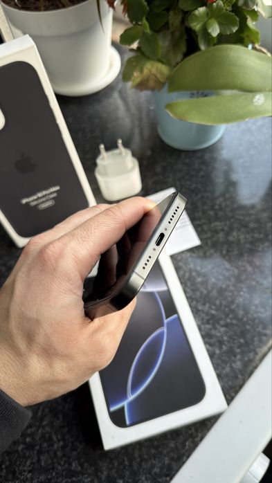 iPhone 16 Pro Max 256GB [NOVO C/GARANTIA]