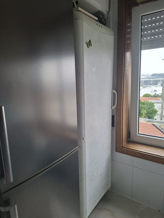 Arca endesit vertical com 7 gavetas