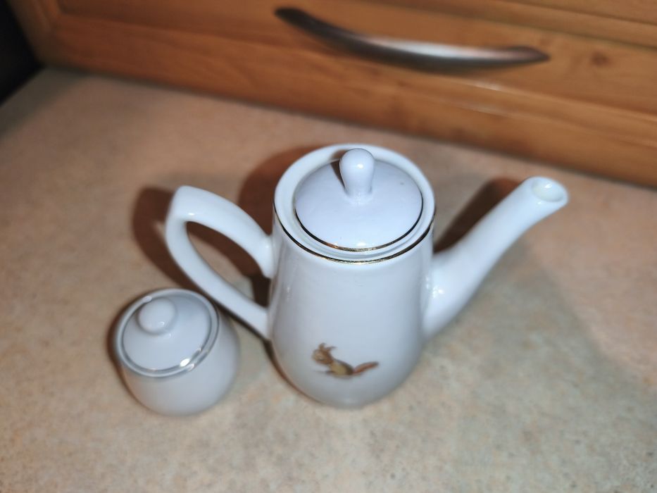 Porcelanowy zestaw dla lalek