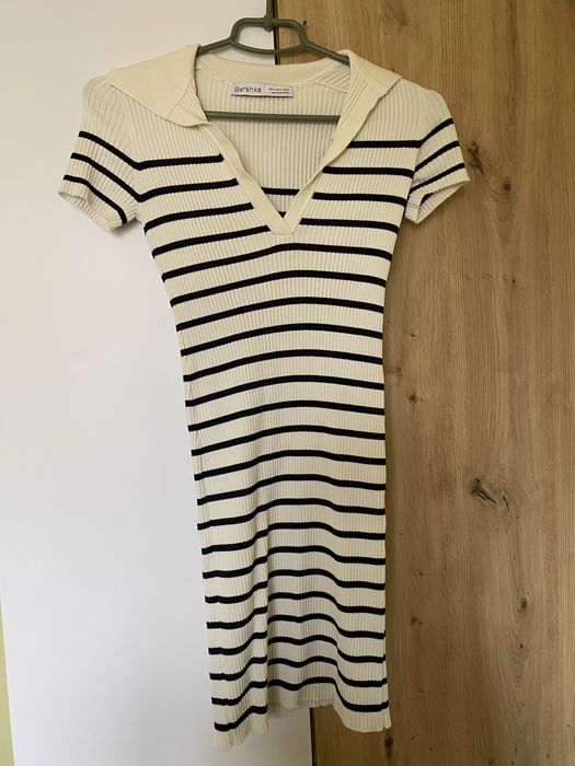 Смyгасте плаття Bershka