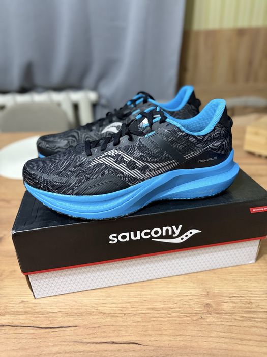 Новые ОРИГИНАЛ оригінал беговые кроссовки кросівки Saucony Tempus