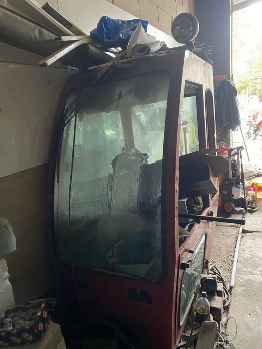Кабіна на трактор