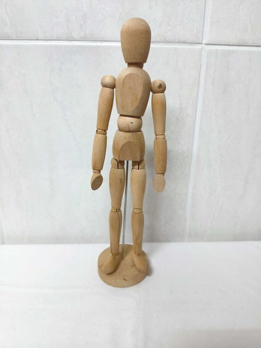 Boneco articulado madeira