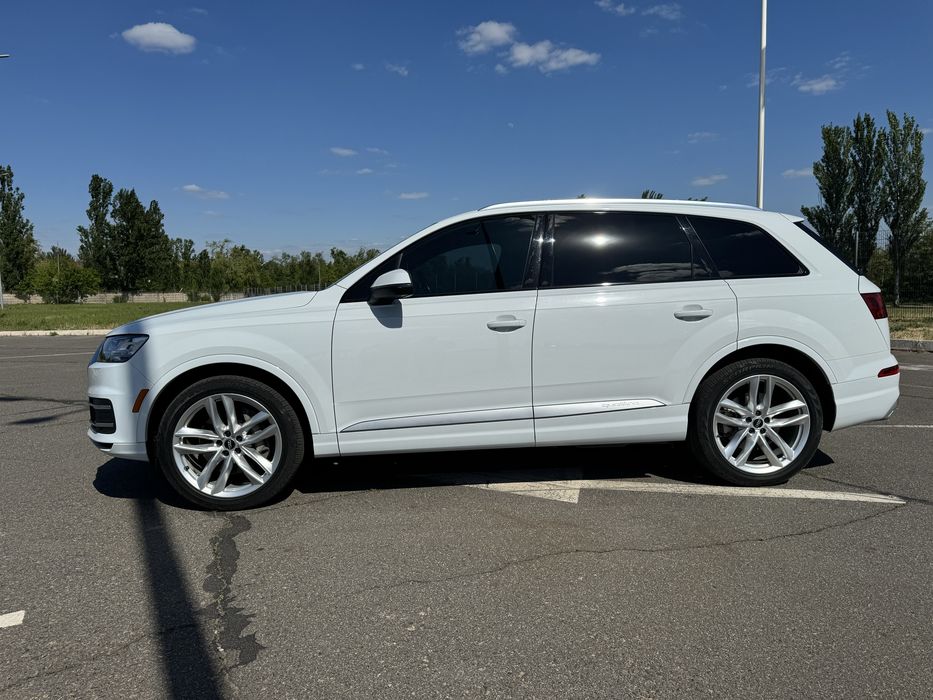 Audi Q7 3.0TFSI QUATTRO 2017 год