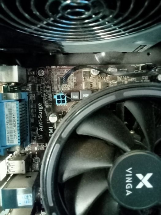 Продаю компьютер б/в