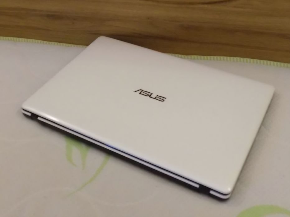 Asus X550CC у доброму стані