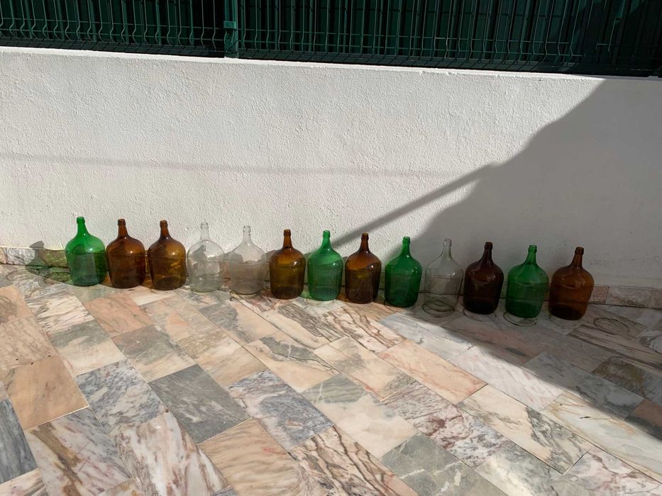 Garrafões de vidro decoração