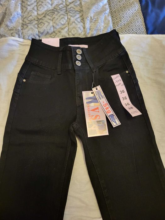 Várias Calças de ganda novas