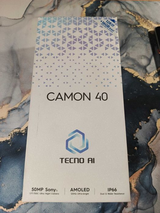 Продам Tecno Camon 40 16/128gb . цвет серый в идеале .