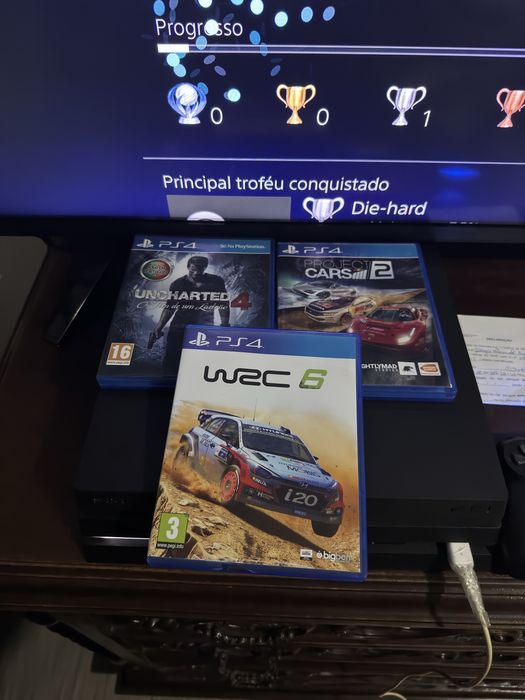 PS4 Pro 1Tb Com Comando + 11 Jogos Como Novos