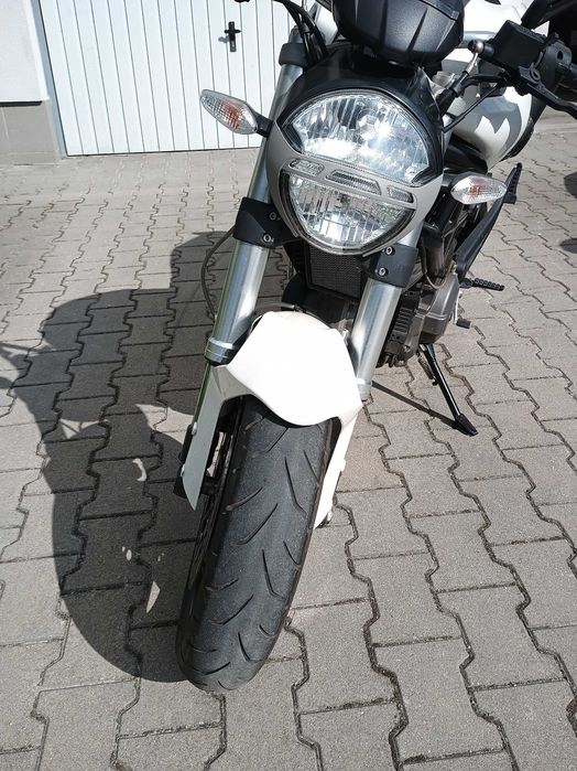 Ducati Monster 696