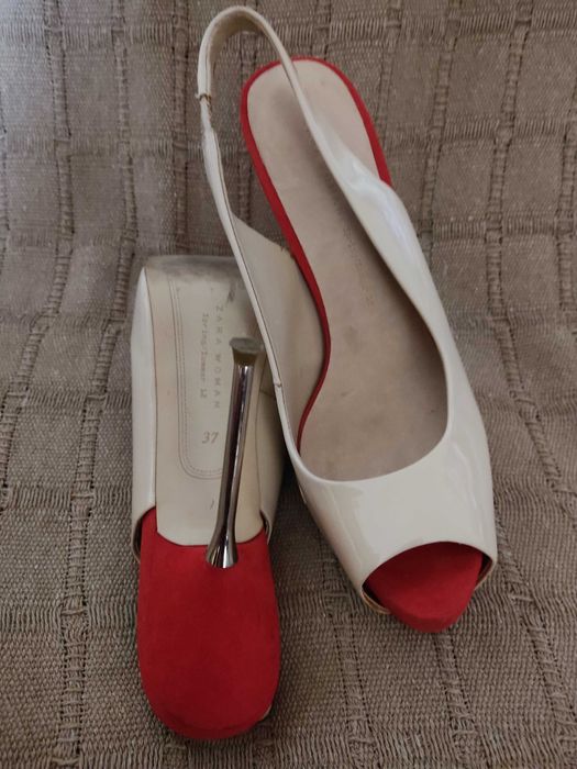 Sapatos saltos modernos