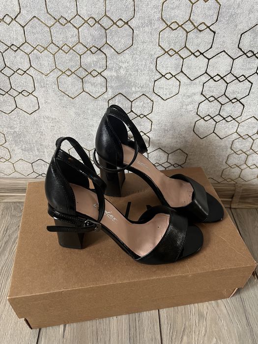 Босоніжки 38 р