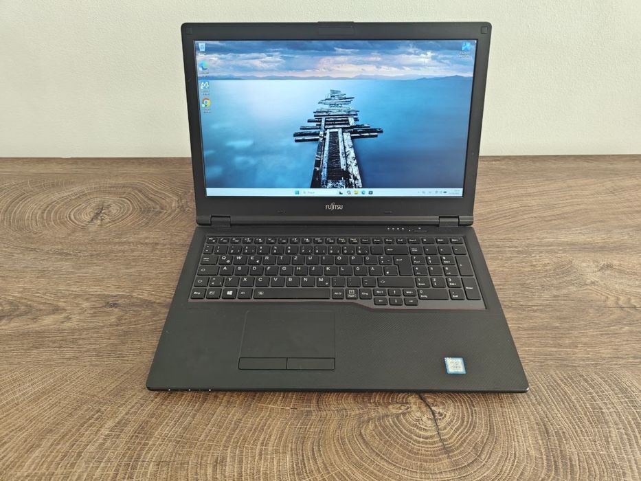 Ноутбук Fujitsu LifeBook E558 / i7-8550U / 8GB / 512GB SSD / FHD IPS