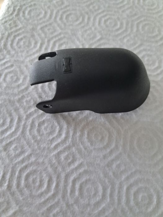 Fiat 500L tampa braço escova limpa vidros trás