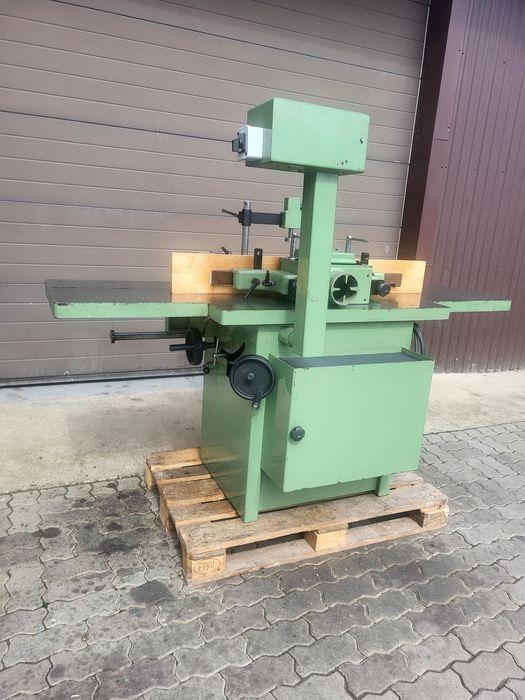 Фрезерний верстат Maka