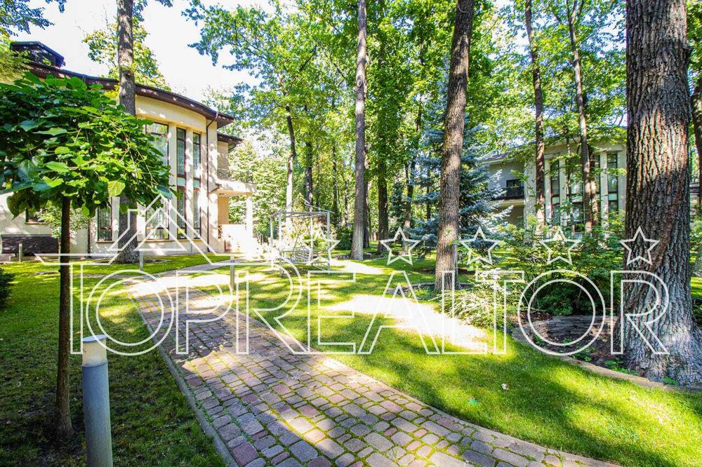 Елітний будинок у к.м. Park House з 13-метровим басейном