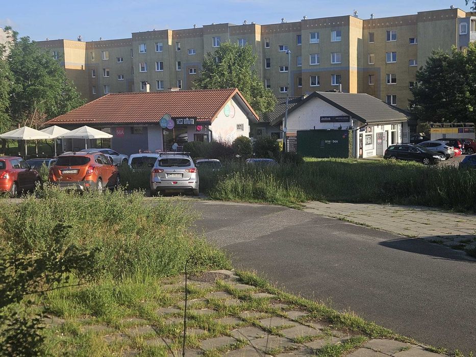 Lokal usługowy 95 m2 ul. Liściasta, osiedle, parking, witryny