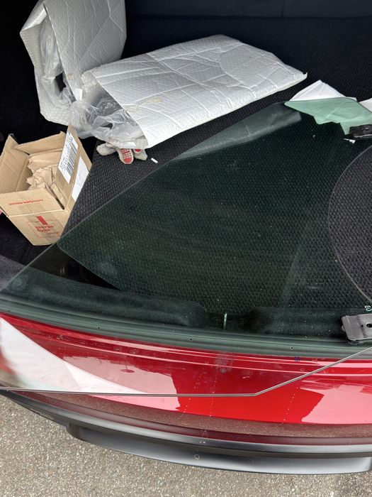 Ліве бокове скло Тесла 3 2024 Highland. Оригінал