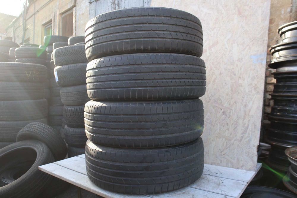 Комплект літніх шин Toyo Proxes R 36 225/55 R19