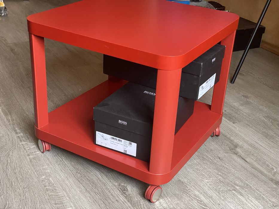 Журнальный столик на колесах IKEA TINGBY 50x50 см (804.574.39) красный