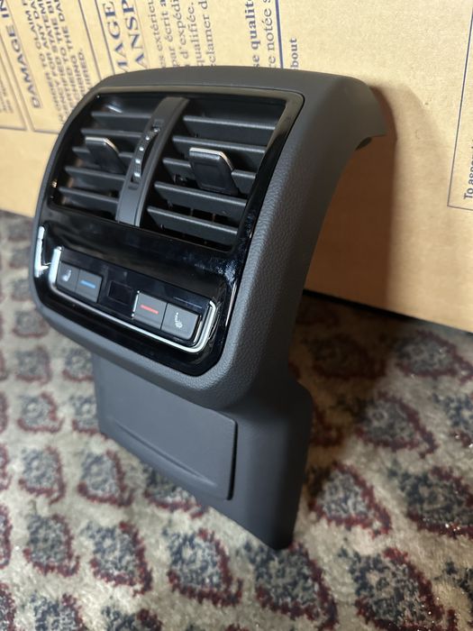 Kratka nawiewu tył VW Arteon