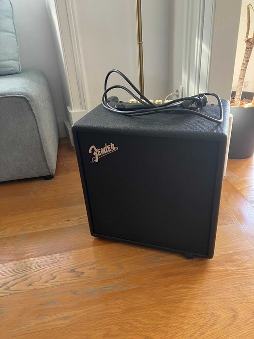 Amplificador de baixo Fender Rumble LT 25